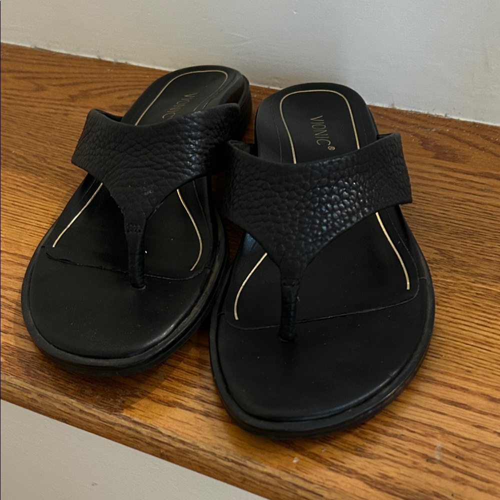 Vionic Leather Sandals
